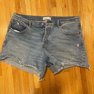 Abercrombie Low Rise Curve Love 90s baggy Jean Shorts size 33